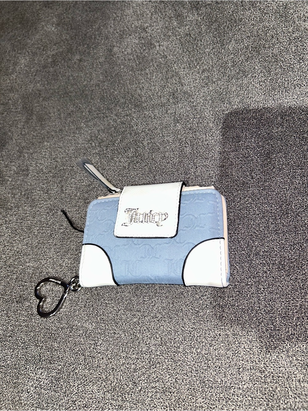 NWT- Juicy Couture Light Blue and White Heart Charm Zip Card Wallet